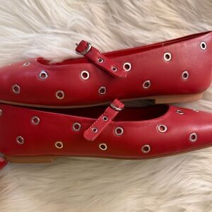 MATISSE RED GENUINE LEATHER BALLET FLATS WITH SILVER EYELET DETAILING 7.5